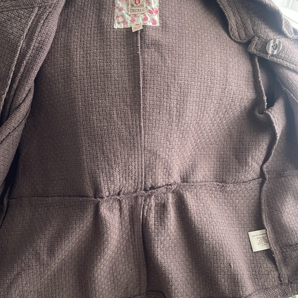 Decree Ruffled Basketweave Jacket Size XL Juniors Fits like Womens S Color Taupe - Picture 11 of 12